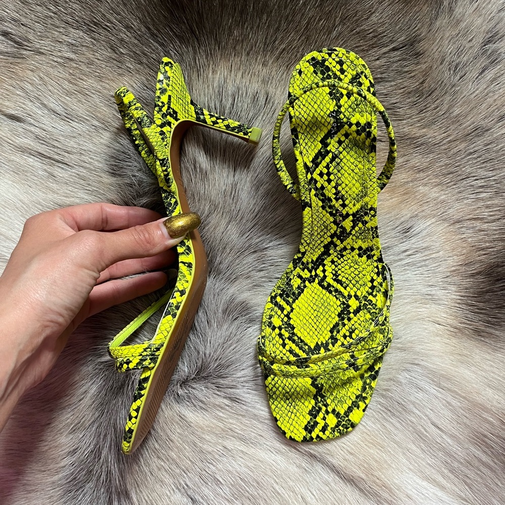 Zara Neon Green Snakeskin Kitten Heels Sandals Open Toed Size 40 EU; 7.5 US BRAT